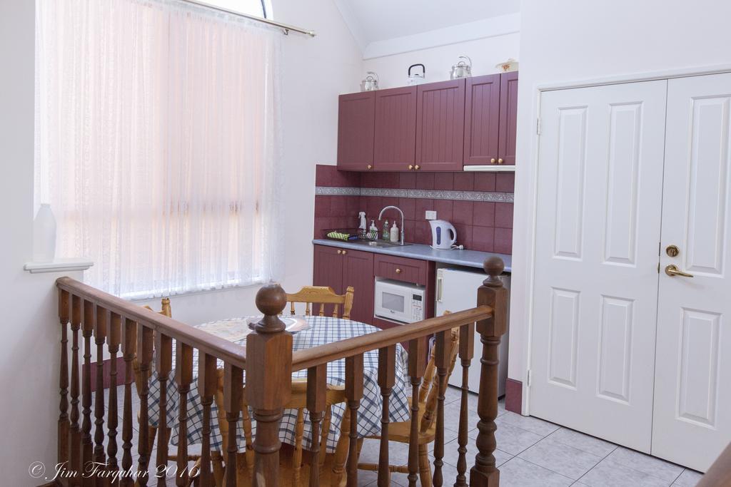 Aarn House B&B Airport Accommodation 퍼스 외부 사진